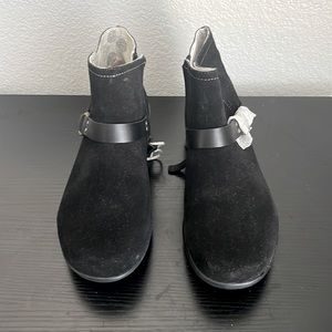 Revitalign Suede Orthotic Boots - Malibu. Black. 8.5